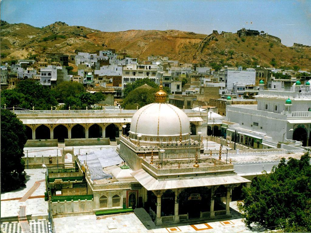 Filming in Ajmer District Filmapia real sites. reel sights.