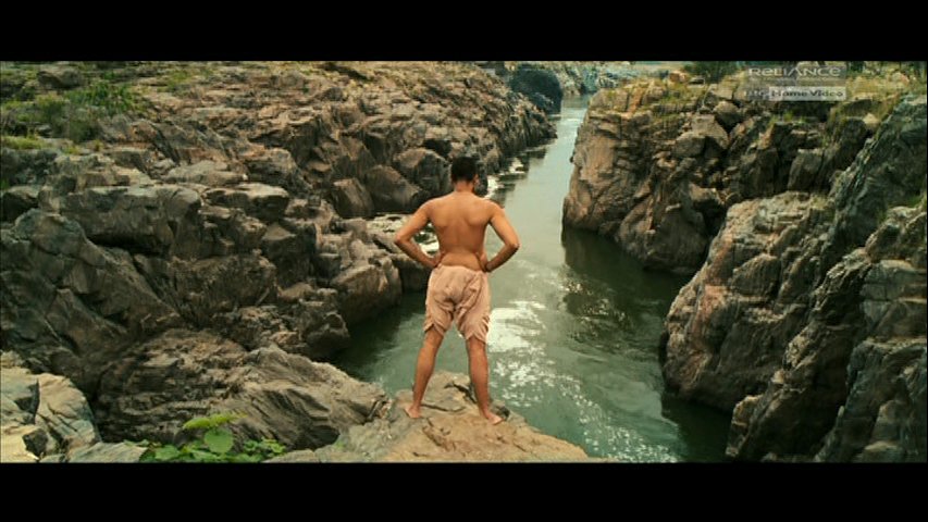 Beera's Introduction scene shot at Hogenkkal Waterfalls