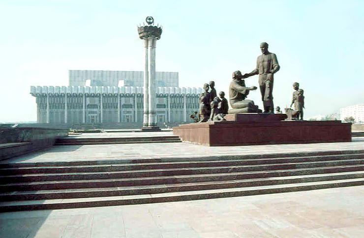 Площадь дружбы народов ташкент